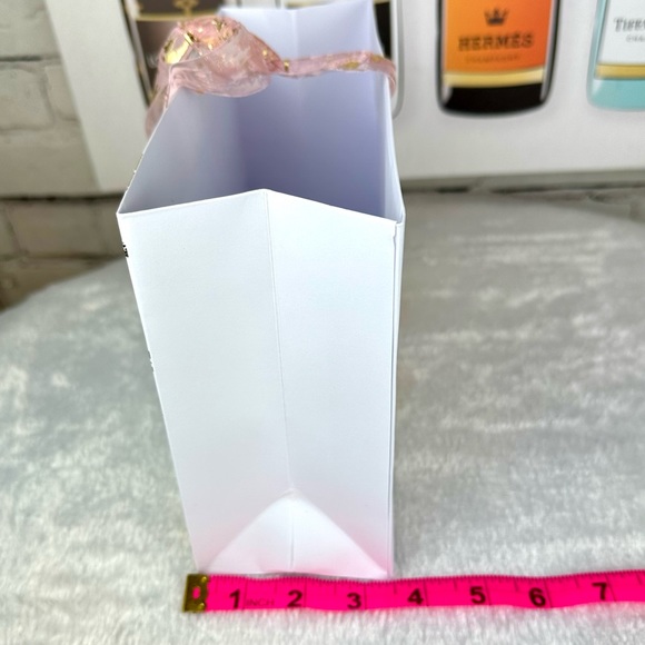 DIOR pink and gold shopping bag with ribbon tie - Picture 4 of 4